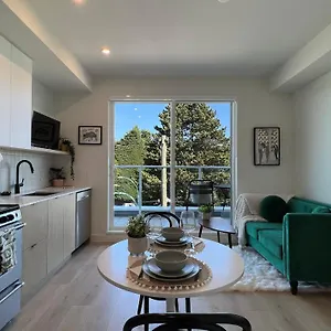 Hillside Oasis By Iris Properties! , Victoria Canada